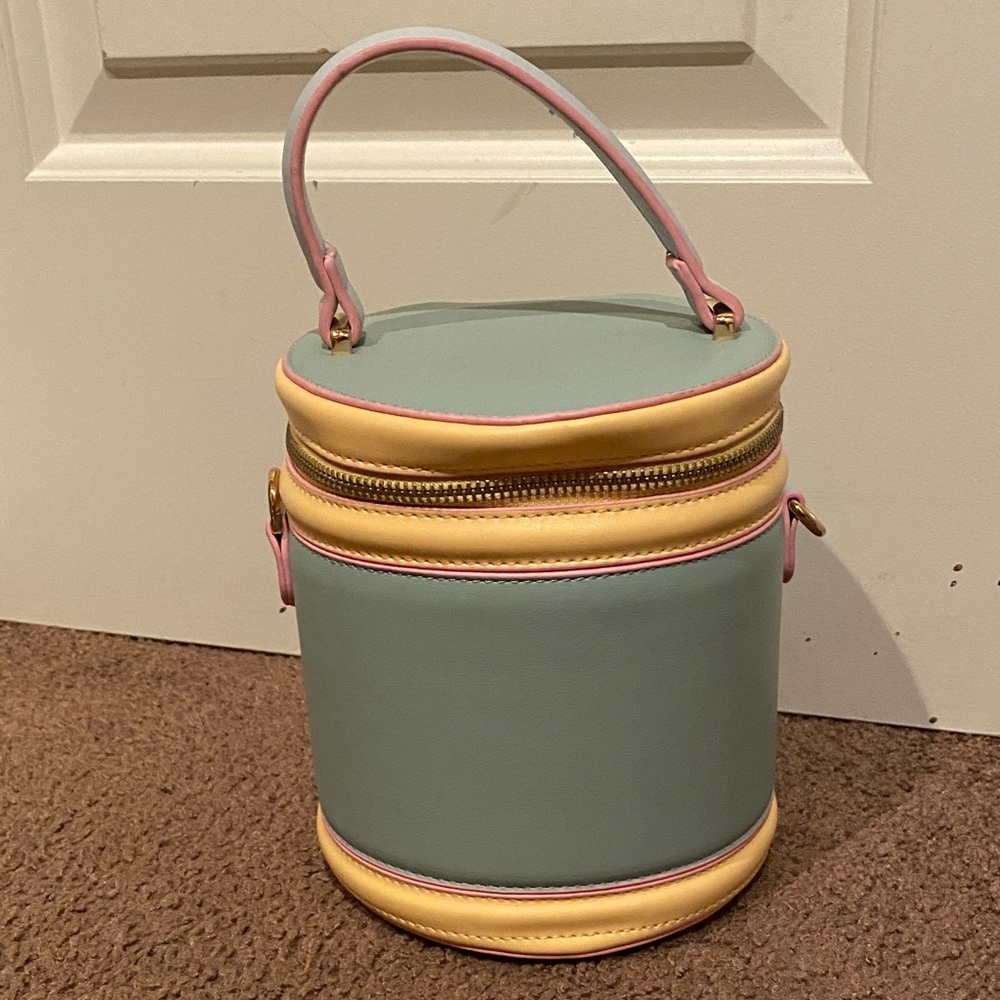 Stylish Pastel Bucket Bag